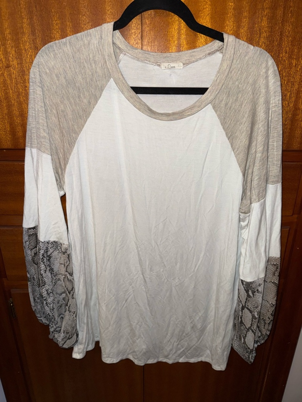 Lightweight White and Beige Raglan Blouse with Snake-Print Sleeves